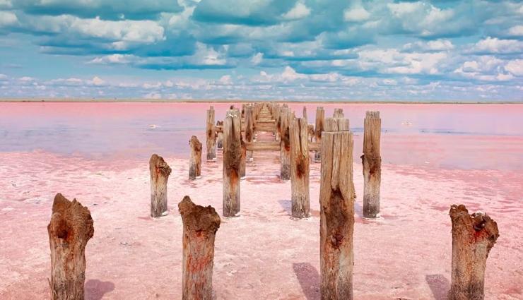 natural pink lakes,natural pink lakes in the world,pink lakes,lake hillier,australia,lake rose,senegal,lake coloradas,mexico,las salinas de torrevieja,spain,lake masazir,azerbaijan,lake natron,tanzania,hutt lagoon,australia