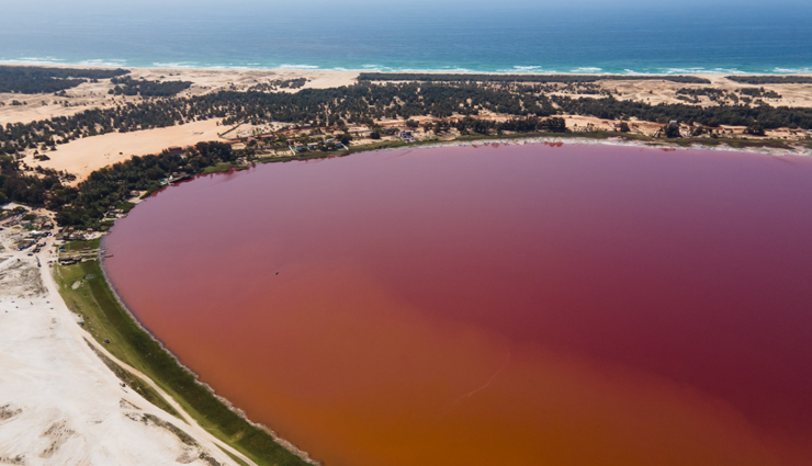 natural pink lakes,natural pink lakes in the world,pink lakes,lake hillier,australia,lake rose,senegal,lake coloradas,mexico,las salinas de torrevieja,spain,lake masazir,azerbaijan,lake natron,tanzania,hutt lagoon,australia