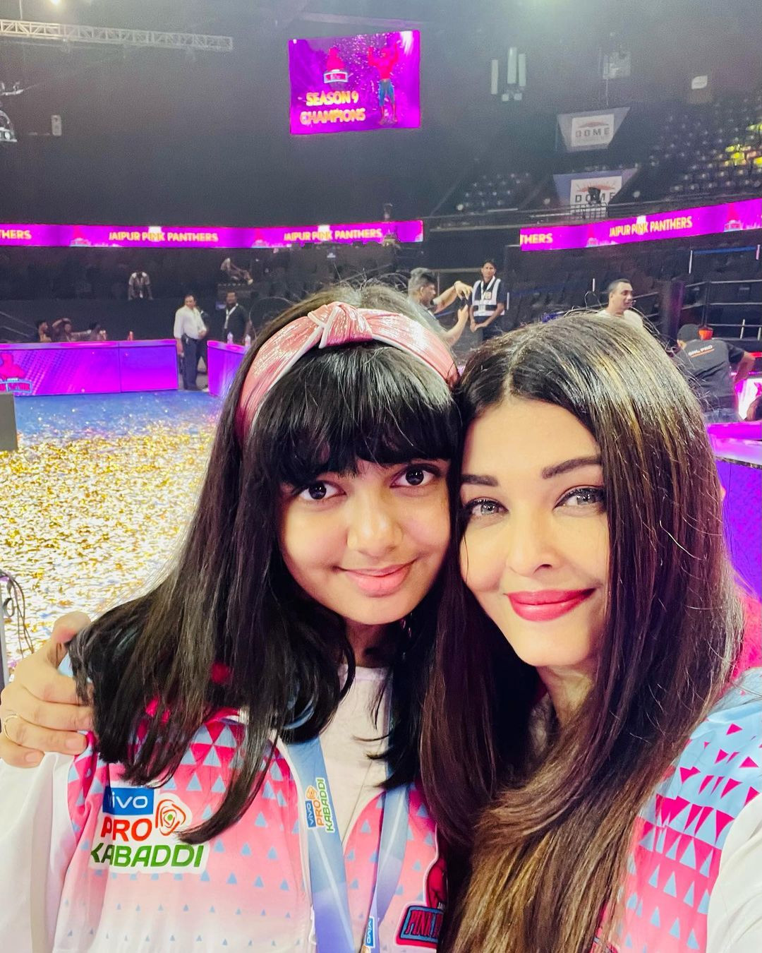 pro kabaddi,pro kabaddi league,Aishwarya Rai Bachchan,abhishek bachchan,aaradhya bachchan,jaipur pink panthers,entertainment news in hindi