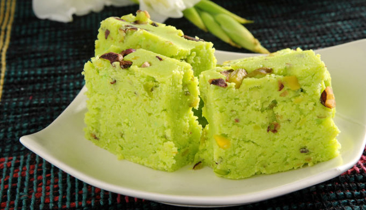 pista burfi,pista burfi recipe,diwali,diwali celebration,diwali sweets,diwali recipe,mithai,diwali par mithai,recipe