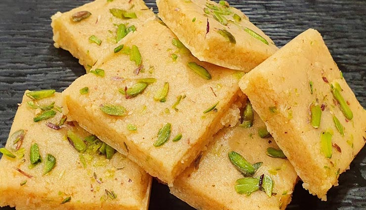 pista barfi recipe,recipe,recipe in hindi,holi special recipe