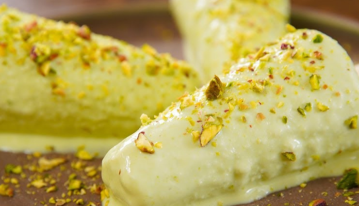 pista kulfi recipe,traditional indian dessert
    modern twist on pista kulfi,creamy frozen treat,indian culinary heritage,rich and nutty flavors,easy kulfi preparation,homemade frozen dessert,pistachio-infused kulfi,step-by-step kulfi guide