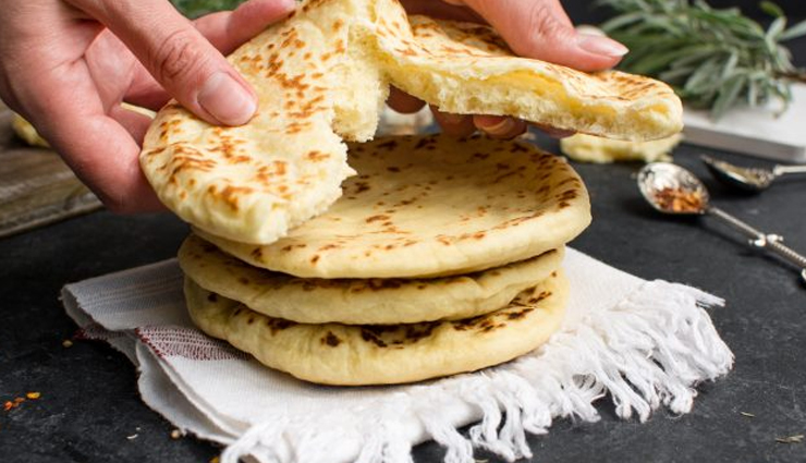 whole wheat pita bread recipe,homemade pita bread,easy pita bread recipe,healthy pita bread,homemade middle eastern bread,whole wheat pita bread from scratch,simple pita bread recipe,pita bread for sandwiches,yeast-free pita bread recipe,mediterranean bread recipe,homemade flatbread recipe,healthy bread recipe,baking whole wheat pita bread,whole wheat pita pockets