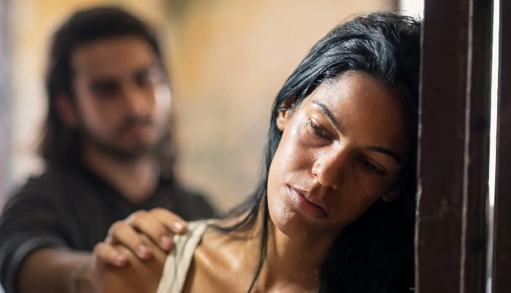 10 Tips To Help You Avoid Pitfalls of Love Bombing and Have a Healthy Relationship