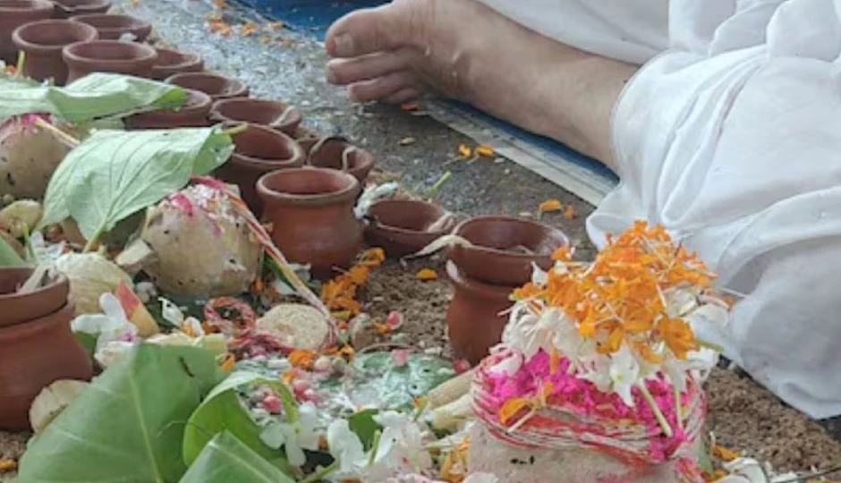 Sarvapitru Amavasya 2025: विशेष संयोग में करें पितृ तर्पण और दान, जानें पूजा विधि, शुभ मुहूर्त और आसान उपाय