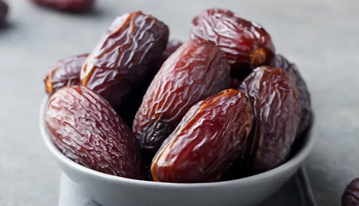 no-bake vegan date brownies,vegan brownies,date-sweetened desserts,healthy brownie recipe,nut butter brownies,energy bars,no-sugar brownies,whole-grain desserts,vegan snack ideas,plant-based desserts