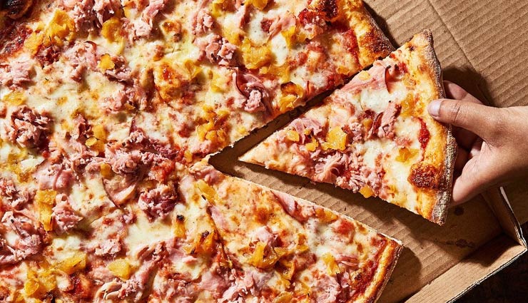 ऑनलाइन पिज्जा मंगाना भारी पड़ा इस महिला को, लगा एक लाख का चूना