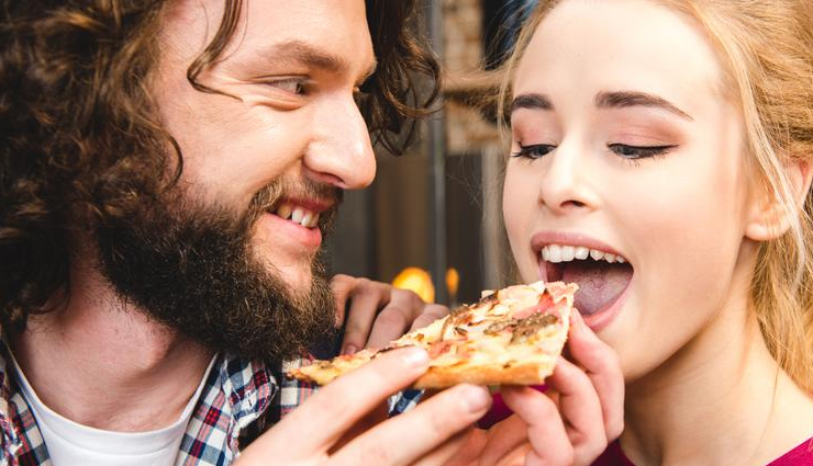 silent ways to say i love you,expressing love without speaking,nonverbal i love you gestures,showing affection without words,actions that convey love silently,subtle ways to say you love someone,communicating love through actions,wordless expressions of affection,silent i love you ideas,nonverbal signs of deep love