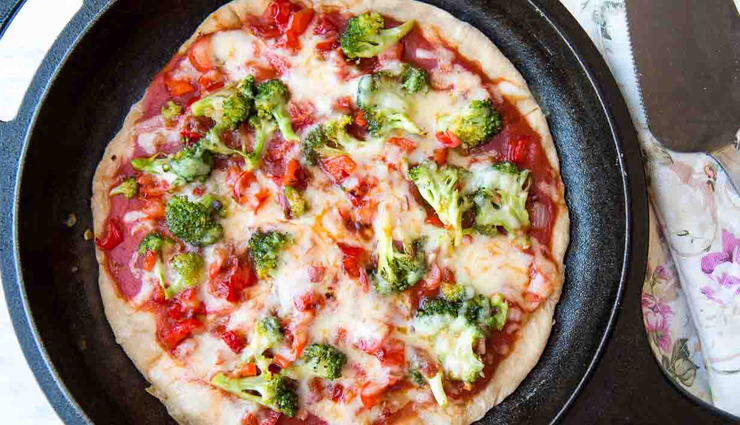 tawa pizza,tawa pizza recipe,breakfast recipe,simple quick recipe,recipe,recipe in english