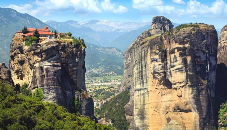 coolest places to visit,must visit places,places before you die,grand canyon,dead sea,pamukkale,hitachi seaside park,meteora,greece,great barrier reef