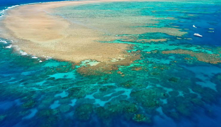 places to visit before disappear,places around the world,madagascar,maldives,great barrier reef,dead sea,amazon rainforest,mt kilimanjaro