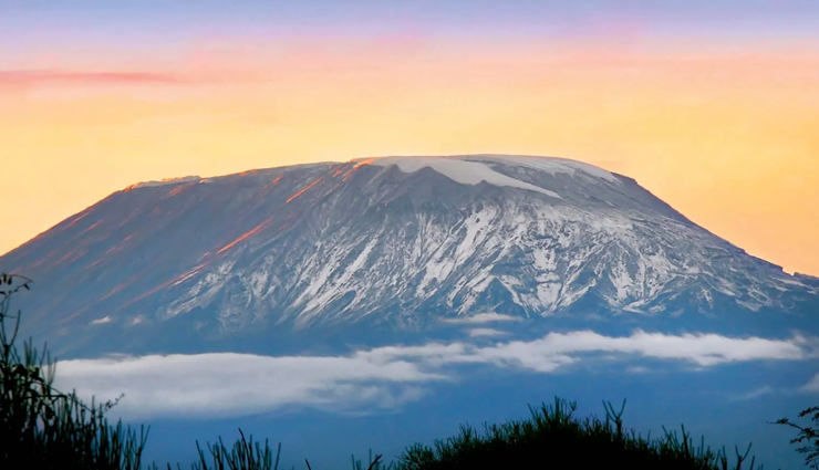 places to visit before disappear,places around the world,madagascar,maldives,great barrier reef,dead sea,amazon rainforest,mt kilimanjaro