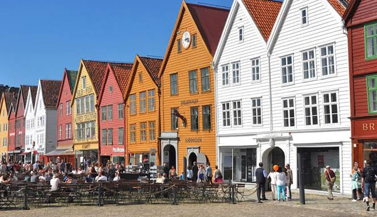 bergen,places to visit in bergen,attractions in bergen,europe,the fløibanen funicular,bryggen hanseatic wharf,brunch at bastant stolegaten,vilvite bergen science centre,aksdal i muren