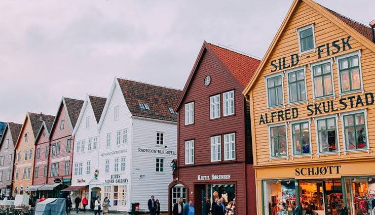 bergen,places to visit in bergen,attractions in bergen,europe,the fløibanen funicular,bryggen hanseatic wharf,brunch at bastant stolegaten,vilvite bergen science centre,aksdal i muren