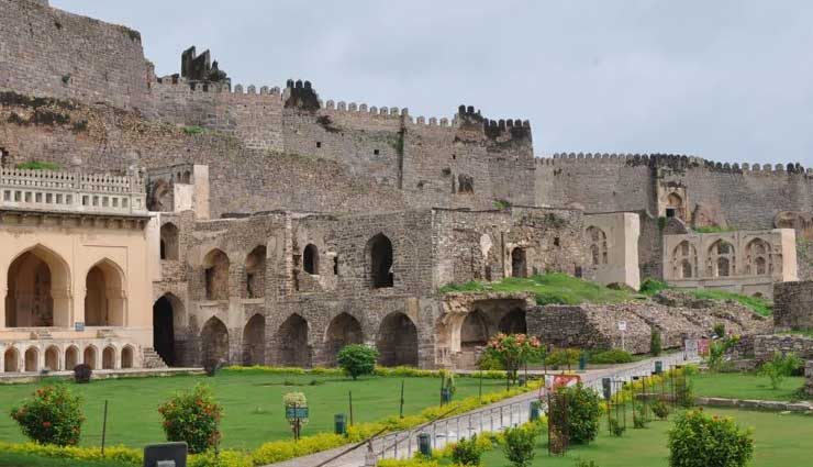 hyderabad,places to visit in hyderabad,hyderabad tourism,charminar,golconda fort,falaknuma palace,chowmahalla palace,birla mandir