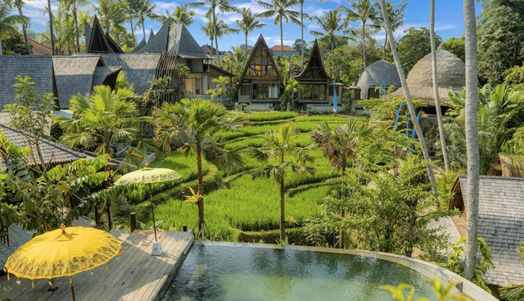 dieng plateau,borobudur temple,komodo national park,raja ampat,mount bromo,ubud,lake toba,tana toraja,tanjung puting national park,beautiful places,beautiful places in indonesia,indonesia