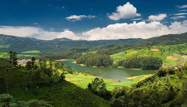 places in mangalore,major attractions of mangalore,karkala gomateshwara,dharmasthala temple,maravanthe beach,sri krishna matha,st marys islands