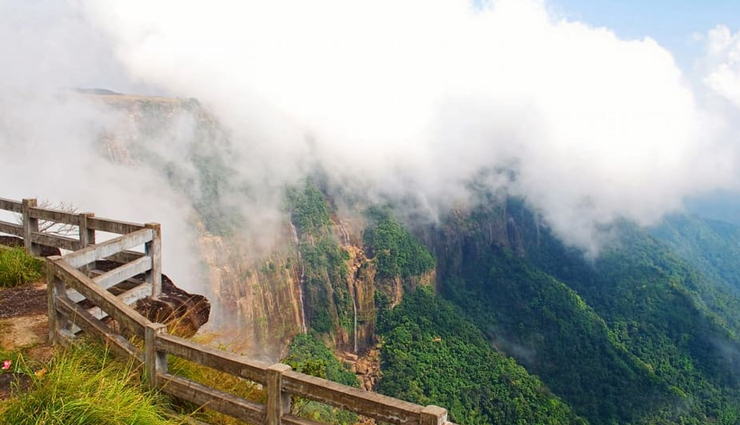 monsoon in india,places to visit in monsoon in india,india,coorg,karnataka,munnar,kerala,lonavala,maharashtra,darjeeling,shillong,meghalaya