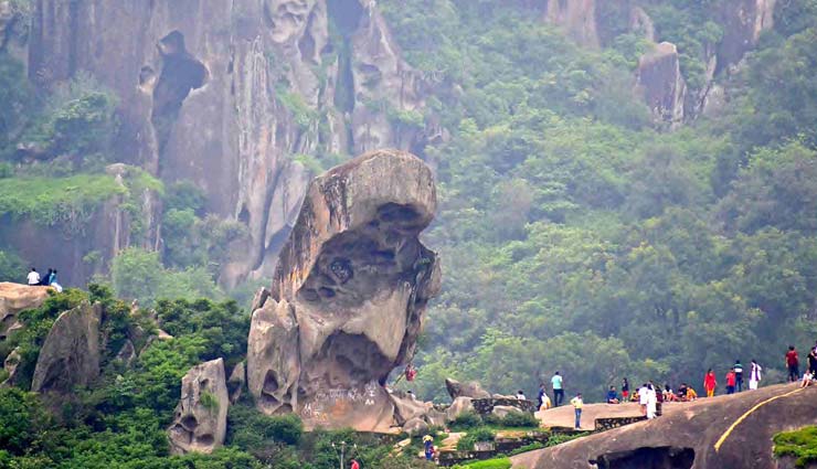 picturesque places in mount abu rajasthan,mount abu,rajasthan,dilwara temples,wildlife sanctuary,nakki lake,peace park,achalgarh