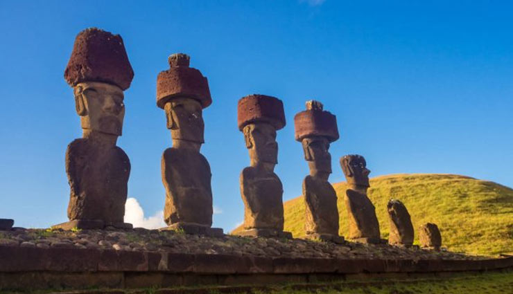 places to visit in south america,south america,machu picchu,peru,iguazu falls,brazil,argentina,easter island,chile,torres del paine national park,chile,atacama desert,chile,salar de uyuni,bolivia