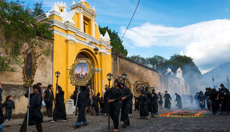 places to visit in south america,south america,machu picchu,peru,iguazu falls,brazil,argentina,easter island,chile,torres del paine national park,chile,atacama desert,chile,salar de uyuni,bolivia