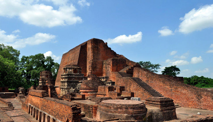 bihar,places to visit in bihar,patan devi,mahavir mandir,vishnupad mandir,navlakha palace,barabar caves