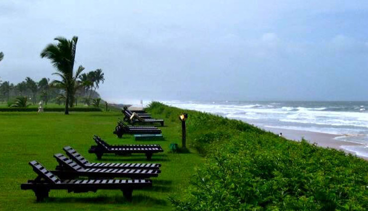 गोवा की इन 5 जगहों पर ले हल्की बारिश के साथ घूमने का मजा 