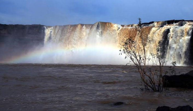 jagdalpur,places to visit in jagdalpur,chitrakote falls,teerathgarh falls,kotumsar cave,kailash cave,bhainsa darha