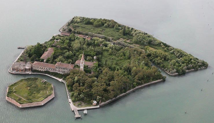 इस मौत के आइलैंड का मंजर है बेहद खतरनाक, सरकार ने यहां जाने पर लगा रखा है प्रतिबंध, एकसाथ जले थे 1.6 लाख लोग