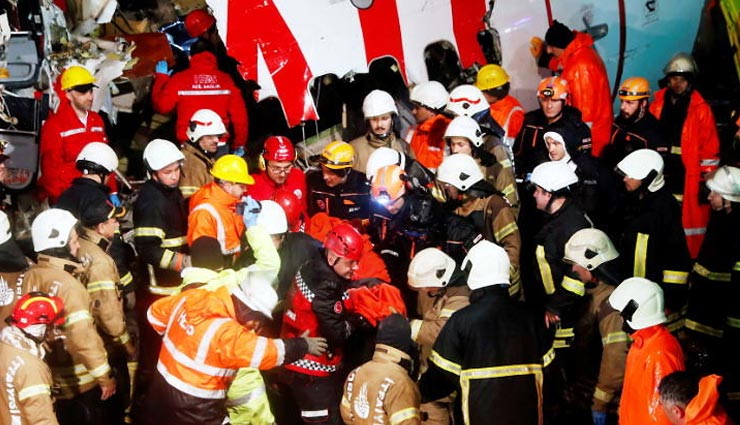 turkey,plane crash,airport,accident,turkey plane crash,airport,world news,plane crash news