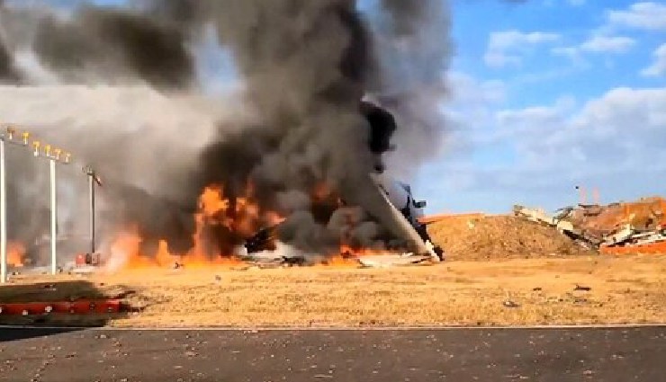 साउथ कोरिया में प्लेन क्रैश, 179 की मौत, लैंडिग गियर में खराबी से रनवे पर फिसला दीवार से टकराया; Video south korea plan crash updates