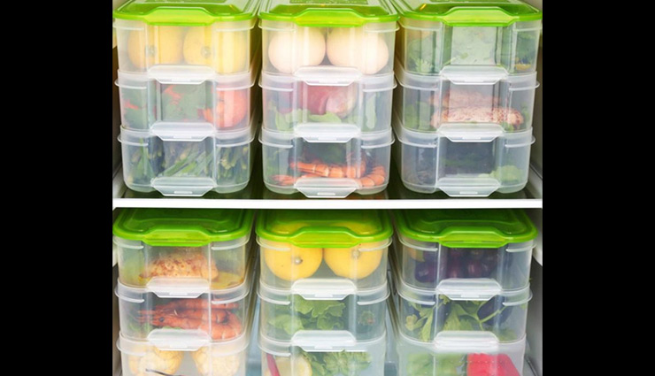 भोजन के लिए किया जाता है प्लास्टिक के डिब्बों का इस्तेमाल, इस तरह करें इनकी सार-संभाल 