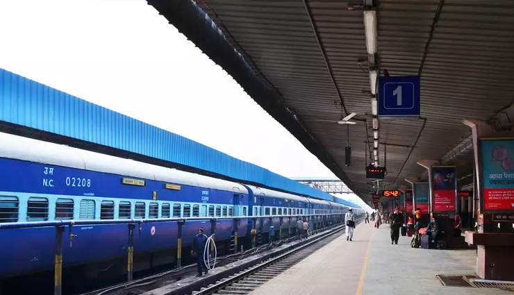 ट्रेन पैसेंजर्स को लगेगा तगड़ा झटका, दोगुनी प्‍लेटफॉर्म टिकट और यूजर चार्ज वसूलने की तैयारी भारतीय रेलवे