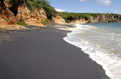 vik beach,iceland,perissa beach,greece,karekare beach,new zealand,black sand beach,hawaii,playa negrita,puerto rico,miho no matsubara,japan,black sands beach,california,kehena beach,hawaii,el tunco,el salvador,sao miguel,portugal,black sand beach in the wolrd,unique beach in the world,black sand beach,beaches around the world