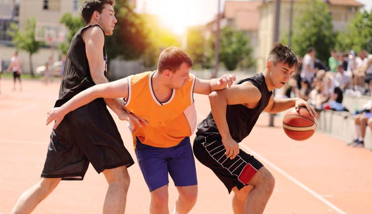 5 Amazing Benefits of Playing Basketball