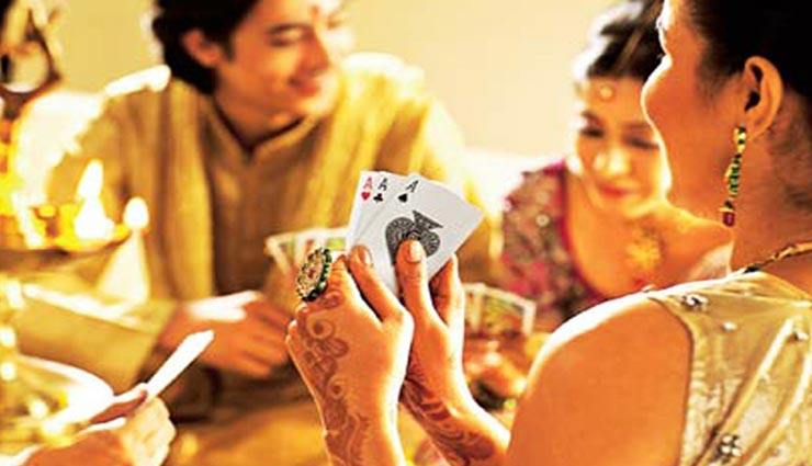 Diwali 2019: शिव-पार्वती से जुड़ी है दिवाली पर ताश खेलने की परंपरा, आइये जानें