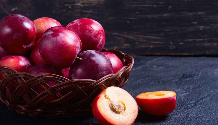 6 Amazing Benefits of Using Plum for Skin and DIY Plum Face Wash