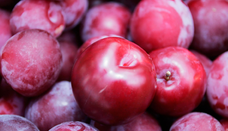 eating plums,health benefits of plums,benefits of plum during pregnancy,pregnancy health tips,Health tips,fitness tips