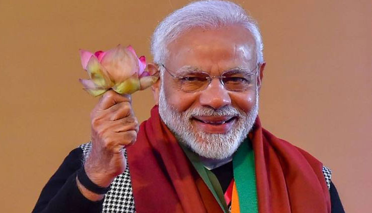 चुनाव आयोग ने PM मोदी को दी क्लीन चिट, कहा - किसी तरह की आचार संहिता का उल्लंघन नहीं हुआ