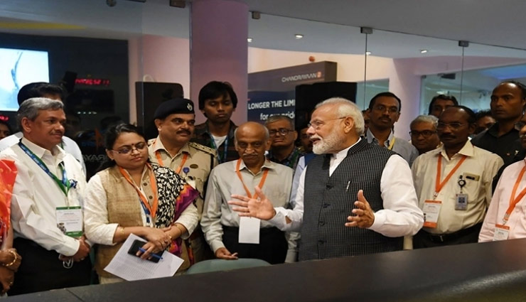 Chandrayaan-2: PM Narendra Modi boosts morale of ISRO scientists after Vikram lander lost signal