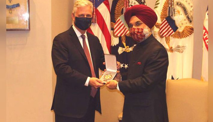 भारत-अमेरिका संबंधों को बढ़ाने के लिए ट्रंप ने  PM मोदी को किया 'लीजन ऑफ मेरिट' से सम्मानित