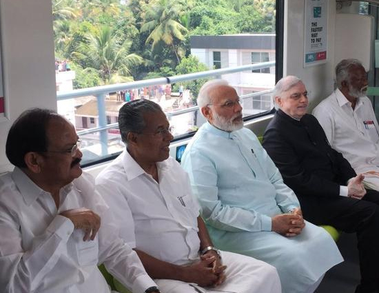 प्रधानमंत्री नरेंद्र मोदी ने केरल में कोच्चि मेट्रो का उद्धाटन किया