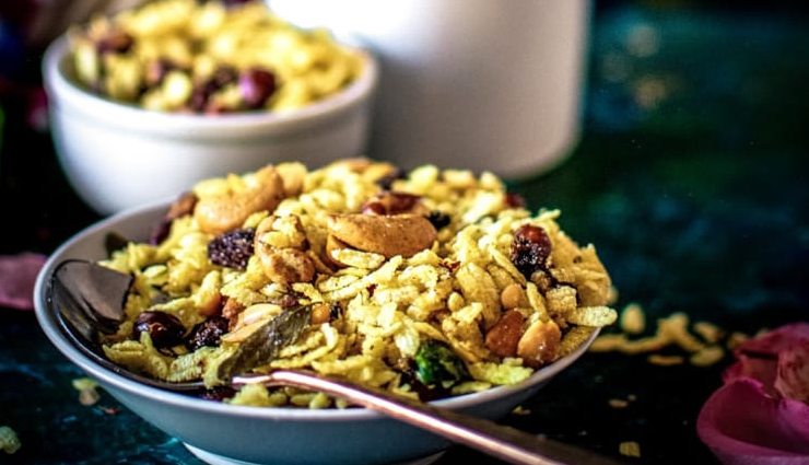 poha chivda namkeen,poha recipe,namkeen recipe,snacks recipe,breakfast recipe,tea time snacks recipe