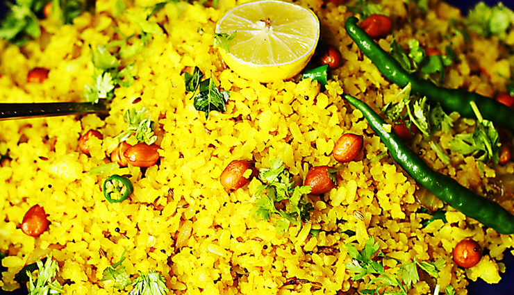 easy kanda batata poha recipe,quick poha with potatoes and onions,simple kanda batata poha preparation,breakfast poha with potatoes,fast kanda batata poha method,step-by-step poha recipe,onion potato poha breakfast dish,delicious batata poha recipe,kanda batata poha cooking guide,homemade poha with onions