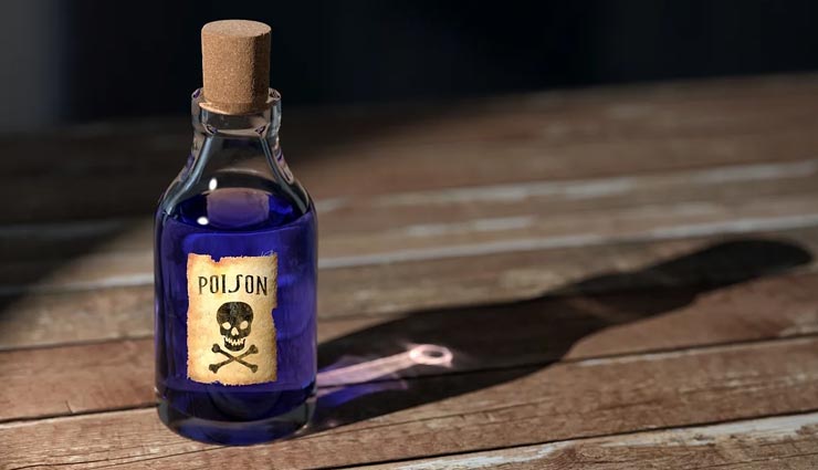 उदयपुर : घर के बाहर ही कार में बैठ युवक ने खाया जहर, इलाज के दौरान हुई मौत