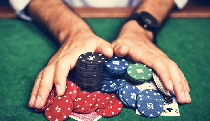 poker terms,poker phrases,poker jargon,poker slang,poker language,poker vocabulary,poker lingo,card game slang,casino slang