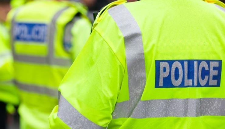 बीकानेर : पेड़ से टकराकर क्षतिग्रस्त हुई कार में पुलिस को मिला 14 किलो डोडा-पोस्त