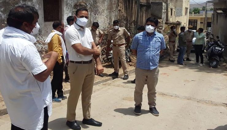 अजमेर : पुलिस व प्रशासन ने वीकेंड पर दिखाई सख्ती, चालान काटकर वसूला जुर्माना 