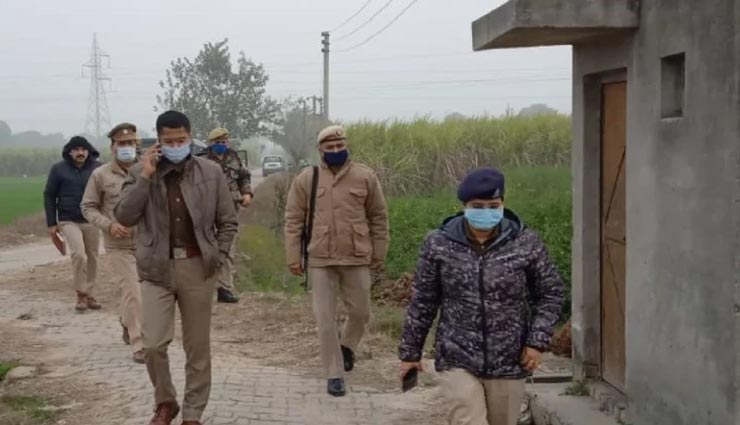 मेरठ : खेत में मिली युवक की लाश से मची सनसनी, बलकटी से काटकर की गई हत्या