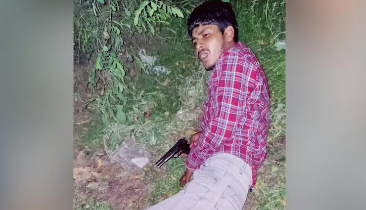 UP News: टॉयलेट का बहाना करके गाड़ी से उतरकर भागा बदमाश, पुलिस एनकाउंटर में घायल 